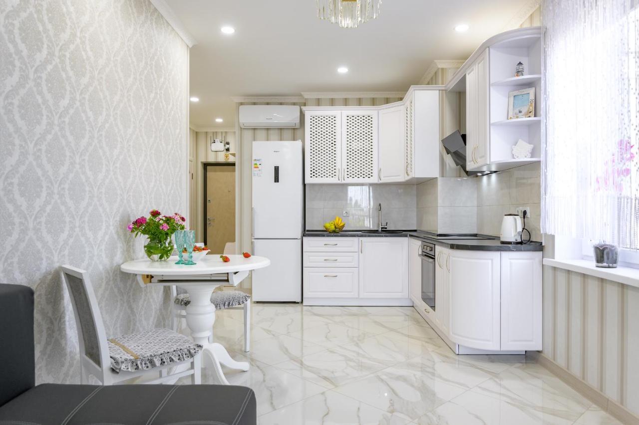 Apartment стильная в центре одессы с балконом